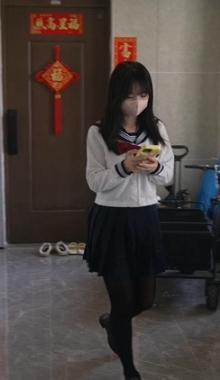 【小萌同学】Jk萌妹被勒昏放倒玩黑丝玉足