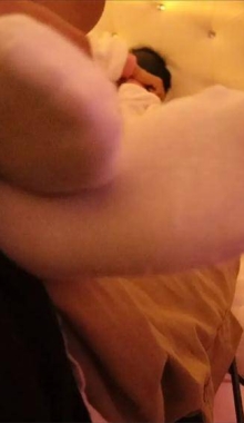 【荷仙】睡衣妹子A痒刑笑晕厥，敏感的脚心每次都是在倒数中不停的被挠TK[1.19G33分钟]