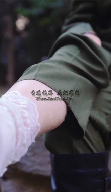 【D-art】摄影师放倒多位女模特把玩丝袜棉袜足