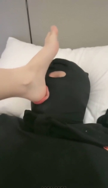 【可爱鬼】学生萝莉的嫩脚惩罚