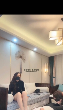 【妆主大大】带素人闺蜜玩弄一对情侣