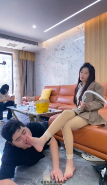 【银儿】新来的大长腿御姐气场强大